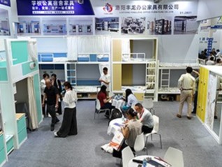 聚焦2026年廣州展會(huì)！豐龍以創(chuàng)新設(shè)計(jì)+定制服務(wù)，引領(lǐng)學(xué)生床行業(yè)新潮流